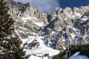 山 雪 森林 树木 冬天 风景 4k壁纸 3840x2160