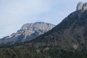 山 丘陵 树木 风景 4k壁纸 3840x2160