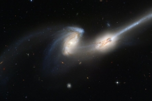 星系 螺旋 恒星 太空 拥挤 老鼠星系 ngc 4676 4k壁纸 3840x2160