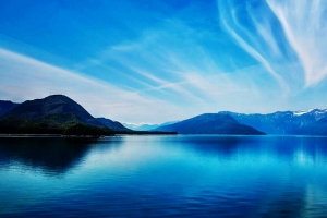 蓝色极地冰山海洋背景
