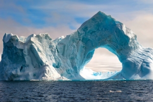 南极洲 冰山 拱门4k风景壁纸3840x2160