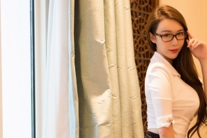 Egg尤妮丝3440x1440美女壁纸