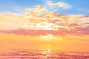 夕阳天空海边图片