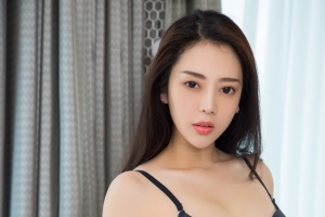 李颜儿4K桌面壁纸