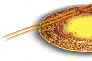 中秋节金黄色盘子和筷子