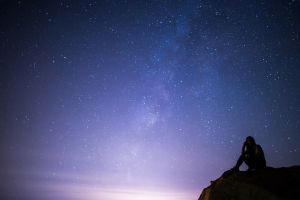夜晚 空间 星星 女孩 星空4K壁纸