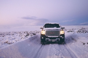  gmc sierra gmc 皮卡 suv 黑色 前视图 雪地 冬季 越野 4k壁纸 3840x2160