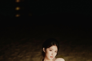 海边沙滩美女 浪漫粉色长裙子 4k手机壁纸竖屏