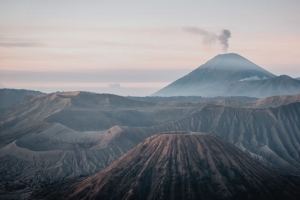 火山 山峰 烟雾 雾 风景 4k壁纸 3840x2160
