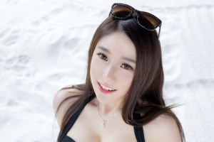 刘奕宁Lynn 美女 墨镜 4k壁纸