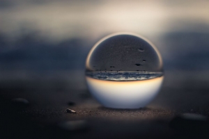 水晶球 海滩 反射 幻觉 4k壁纸 3840x2160