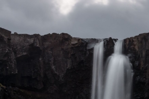  gufufoss 瀑布 岩石 瀑布 风景 冰岛 4k壁纸 3840x2160