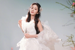杨幂唯美白色裙子 4K美女壁纸 3840x2400