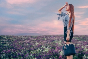 美女薰衣草风景3440x1440壁纸