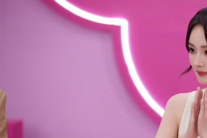 杨幂 双手击掌美女3440x1440带鱼屏壁纸
