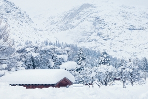 蓝色冬季唯美雪景PSD分层H5背景素材