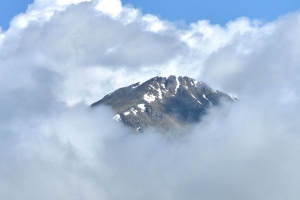 山 峰 云 树 自然 风景 4k壁纸 3840x2160