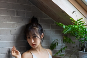 居家文艺美女4k手机壁纸竖屏美女壁纸