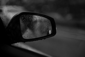 滴 玻璃 黑白 镜子 汽车 4k壁纸 3840x2160