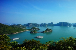 梦幻越南下龙湾旅游海报背景图