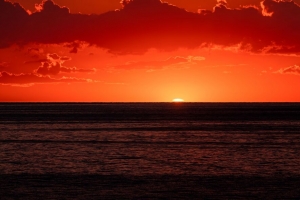 大海 日落 太阳 地平线 黄昏 深色 4k壁纸 3840x2160