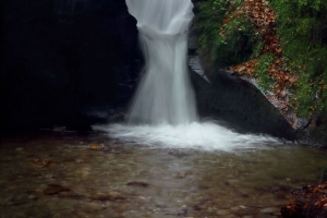 瀑布 岩石 悬崖 水 溪流 4k壁纸 3840x2160