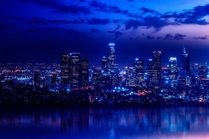 海边城市夜景天际线3440x1440风景壁纸