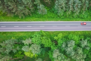 摄影车行驶在高速公路