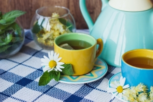 茶 柠檬 甘菊 茶杯 桌布 5K壁纸