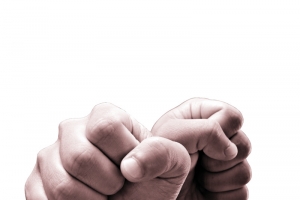 双手握拳