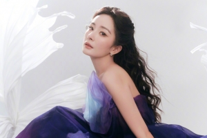 蓝紫色裙子美女杨幂 4K壁纸 3840x2400