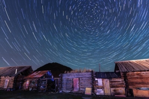 夜晚星空，  房屋，流星 天空