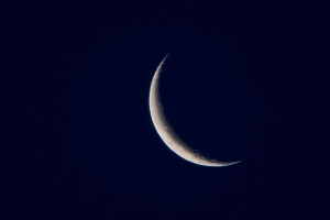 月亮 月 天空 夜晚 蓝色 深色 4k壁纸 3840x2160