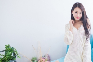 王曼妮白色毛衣3440x1440美女壁纸
