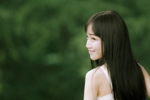 浅浅的微笑清纯美女4K壁纸
