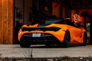  mclaren 汽车 超级跑车 橙色 背面 4k壁纸 3840x2160