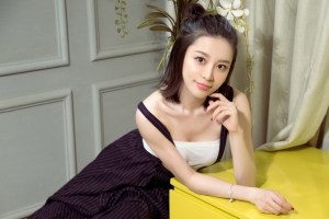 居家可爱美女写真慕羽茜4K壁纸