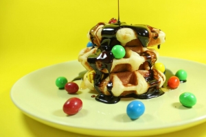 华夫饼 巧克力 浇水 dragee 甜点 4k壁纸 3840x2160