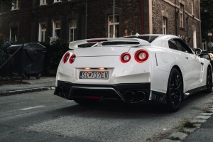 日产gt-r 日产 跑车 汽车 后视 4k壁纸 3840x2160