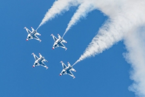 飞机 航展 轨迹 天空 飞行 4k壁纸 3840x2160