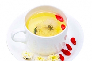 杯子里的菊花茶