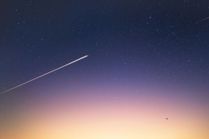 陨石 天空 星星 秋天 晚间 4k壁纸 3840x2160