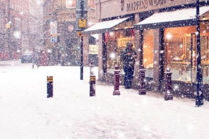 女装欧美风全屏海报雪景