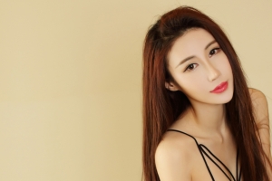 长发香肩美女孙梦瑶4k壁纸
