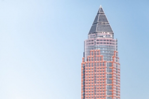 房子 屋顶 窗户 立面 建筑 天空 极简主义 4k壁纸 3840x2160