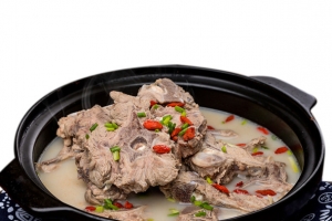 炖羊肉汤