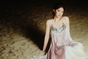 海边 沙滩 唯美浪漫粉色长裙美女王楚然 4K高清壁纸 3840x2560