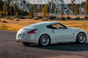 日产370z 日产 汽车 跑车 侧视图 4k壁纸 3840x2160