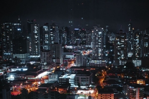 夜城 建筑 建筑 灯光 道路 深色 4k壁纸 3840x2160