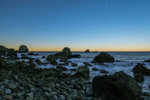 海岸 石头 海 水 景观 黄昏 4k壁纸 3840x2160